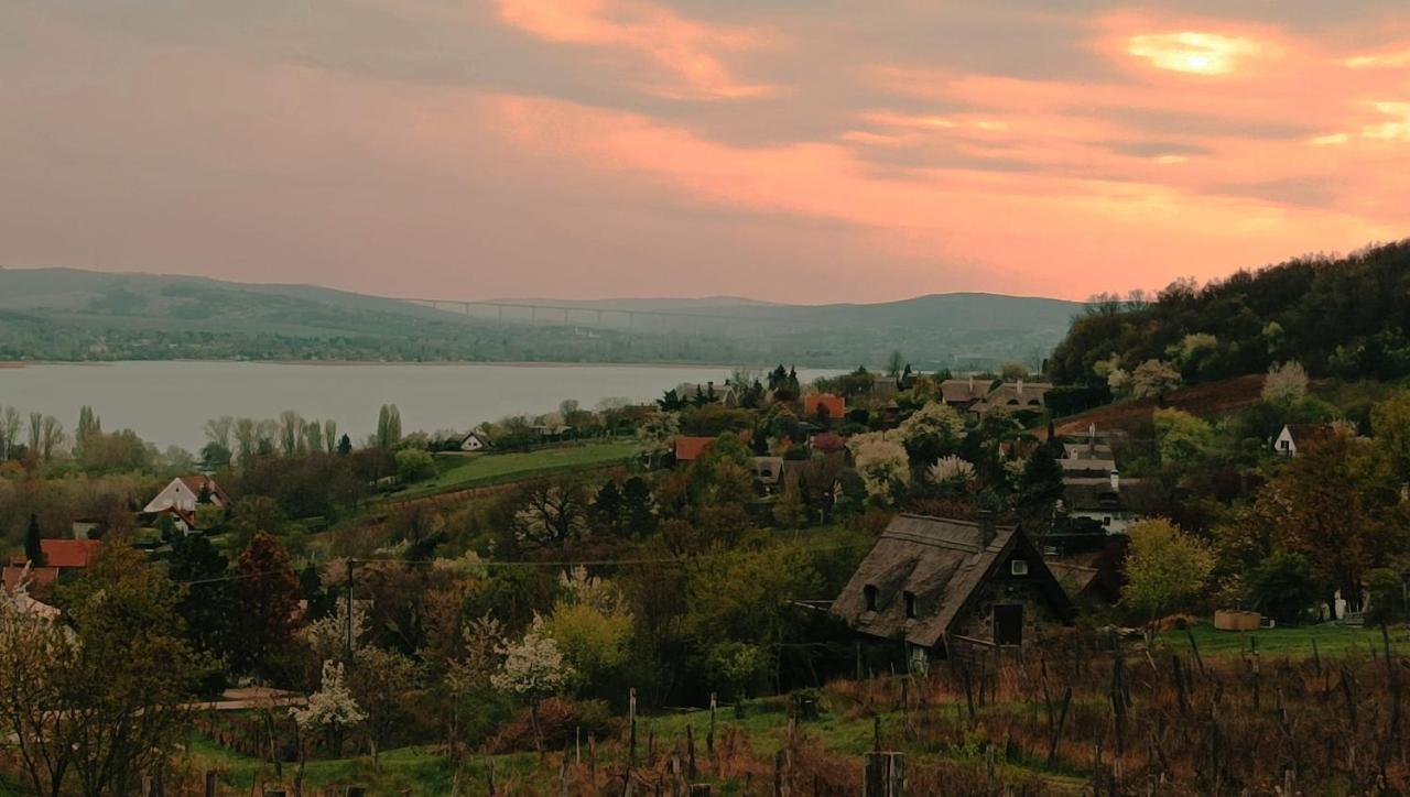 Boti Hill Natural Tihany Exteriör bild
